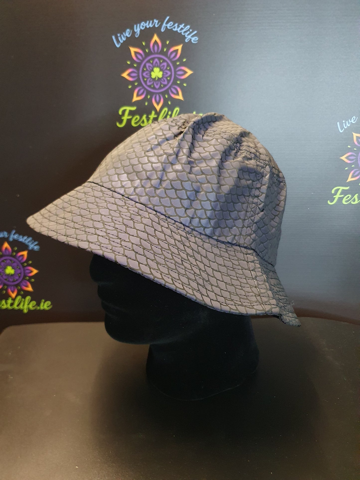 Reflective Flash Reactive Bucket Hat – Luminous Rave Style