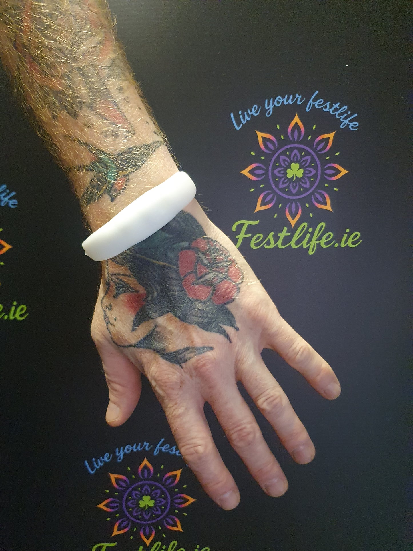 Light it up! LED Festival Bracelets - 6 Colours